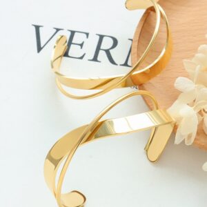 Minimalist X-Shaped Bangle – 18K Gold Plated Stainless Steel