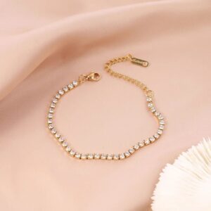 Luxurious 18K Gold-Plated Bracelet with Rhinestones – Classic Sparkle