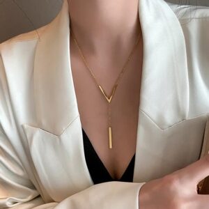 She Leads Necklace
