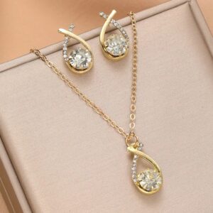 Sparkling Water Droplet Jewelry Set – Necklace & Earrings