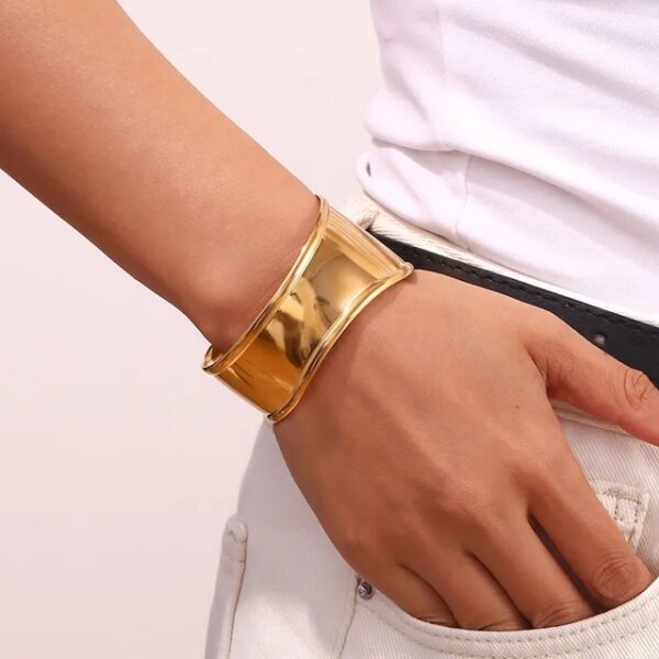 Sleek 14K Gold-Plated Round Bangle – Elegant Everyday Bracelet for Women - Image 2