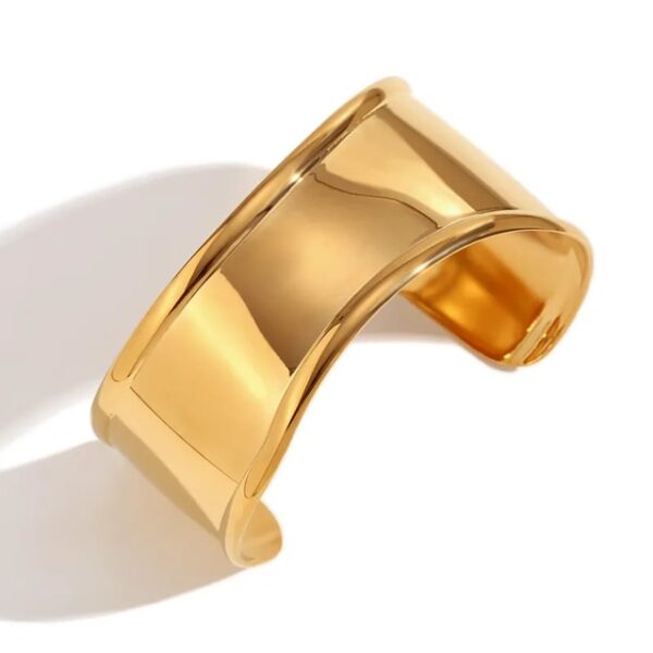 Sleek 14K Gold-Plated Round Bangle – Elegant Everyday Bracelet for Women